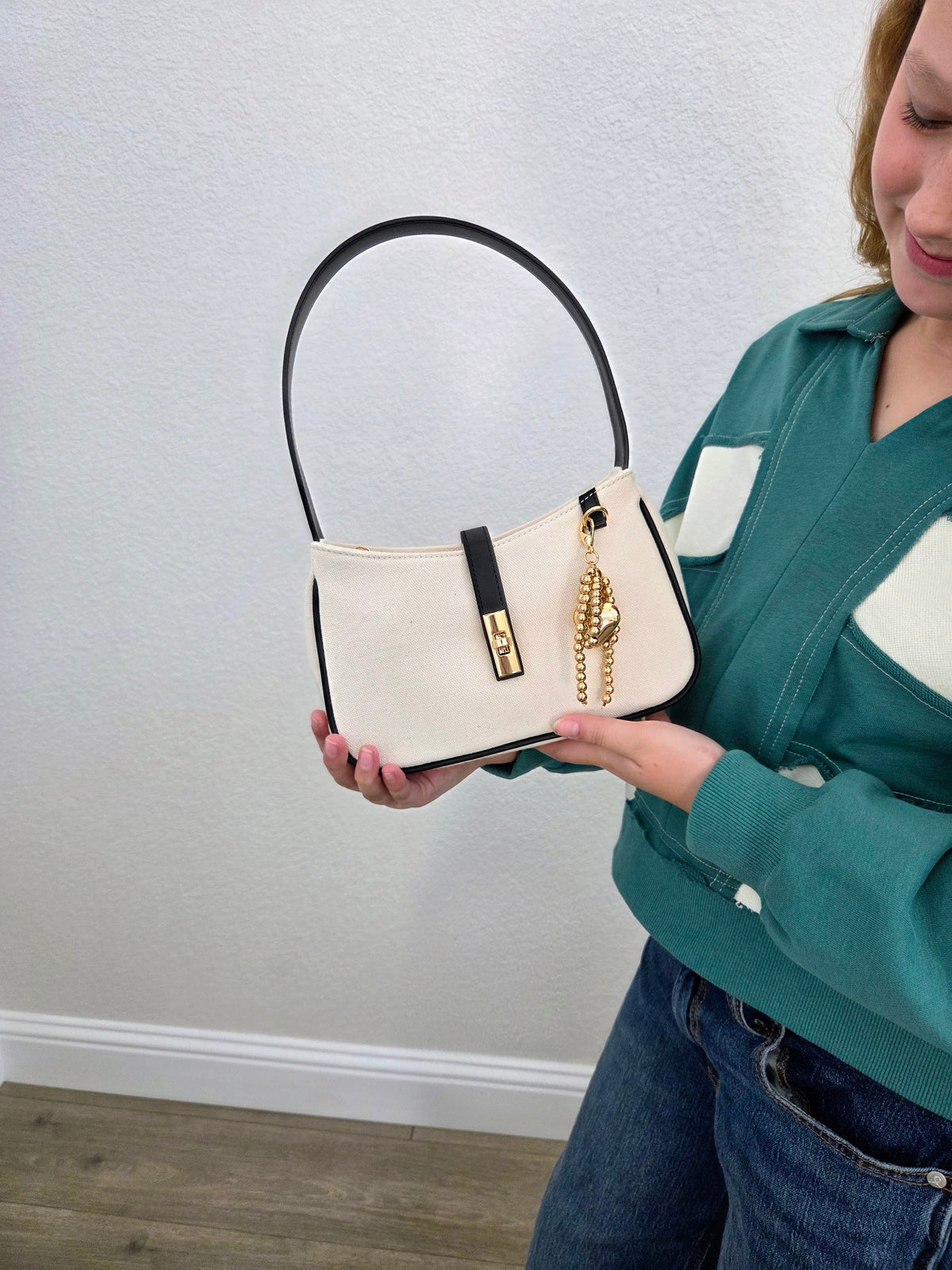 Sara Heart Shoulder Bag