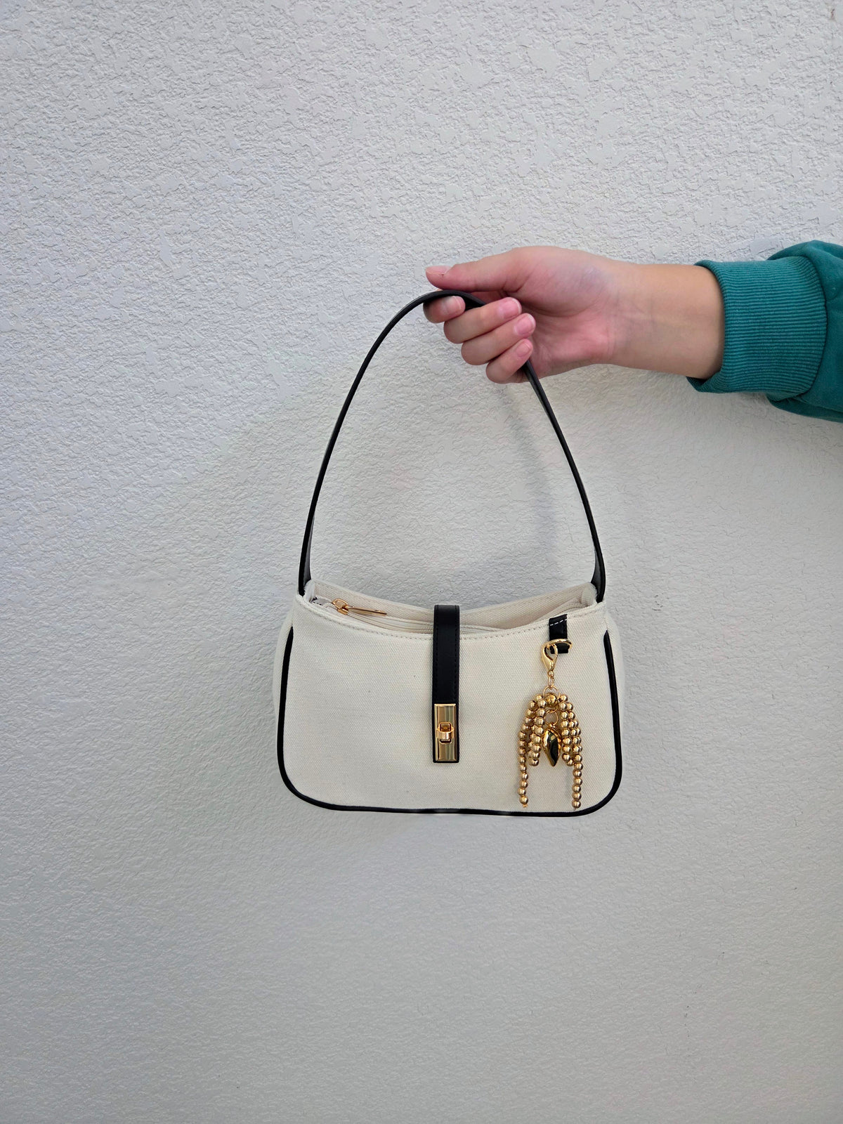 Sara Heart Shoulder Bag